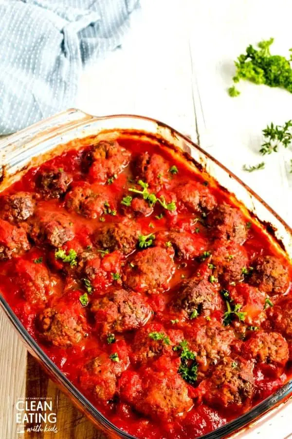 baked meatballs in tomato sauce 