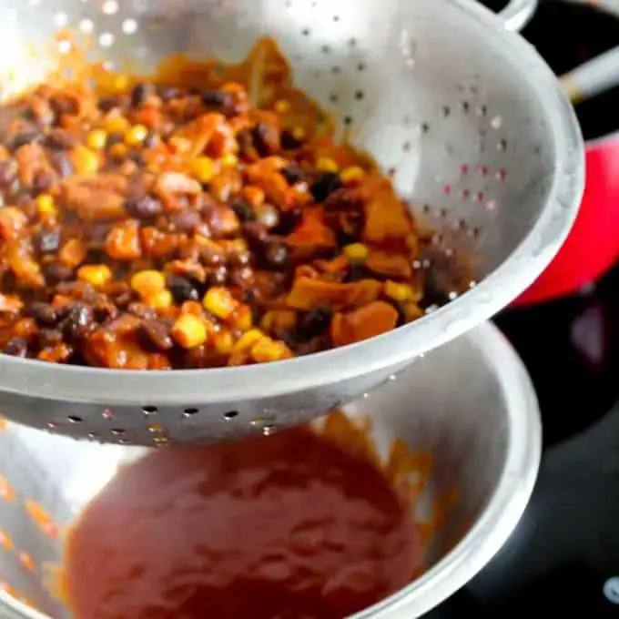 Separate the sauce from the filling