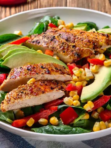 Southwest spinach salad with chicken