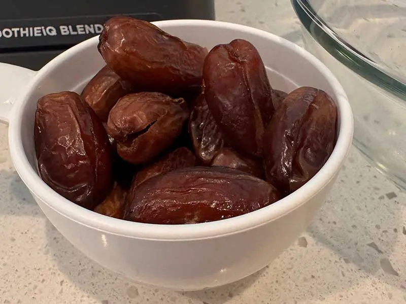 Pitted Medjool dates