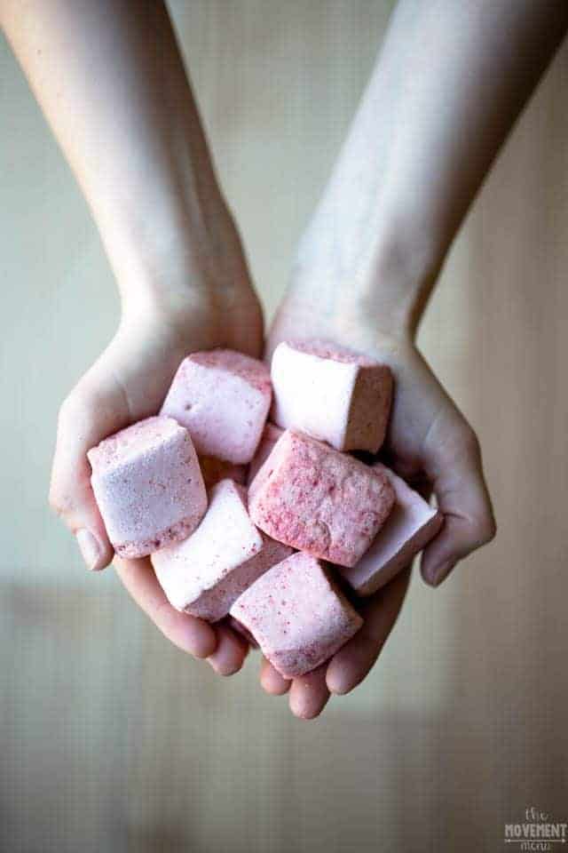 Easy homemade paleo marshmallows