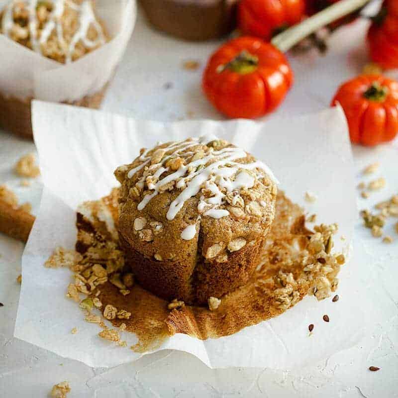 Pumpkin granola muffins that are flourless, gluten free and prepped in just 10 minutes. The perfect festive fall breakfast or snack. Pumpkin granola muffins recipe.