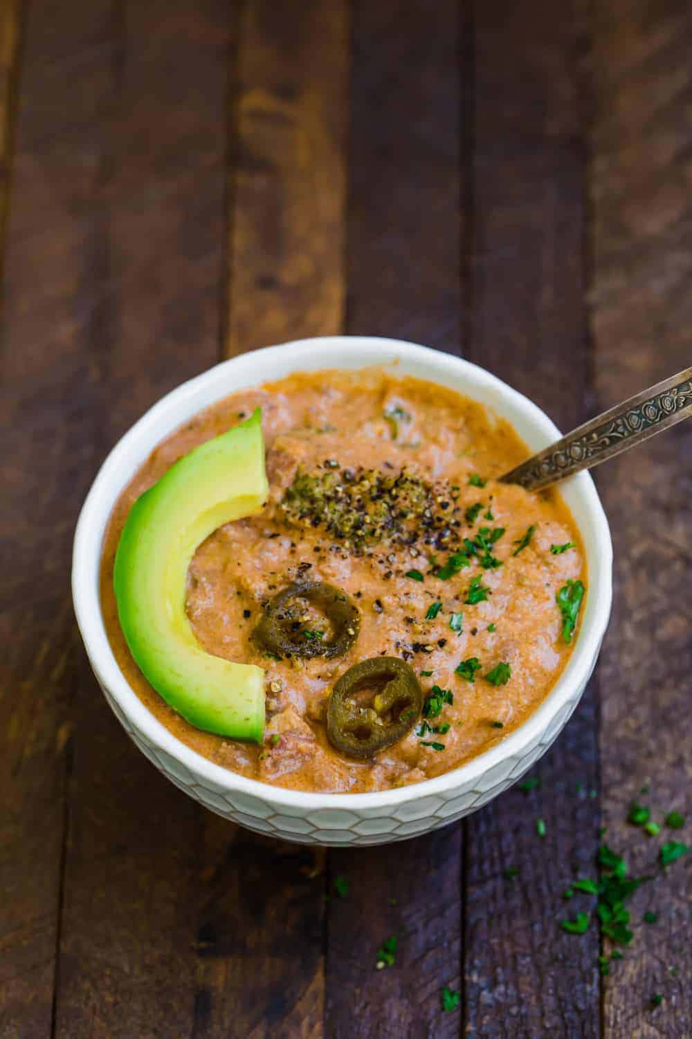 Whole30 Low Carb Cheeseburger Soup | easy low carb cheeseburger soup | keto cheeseburger soup | whole30 cheeseburger soup | dairy free soup | paleo soup | Whole30 cheeseburger soup recipe | quick and easy soup recipes || The Movement Menu #whole30soup #lowcarb #keto #whole30 #glutenfree via @themovementmenu via @themovementmenu