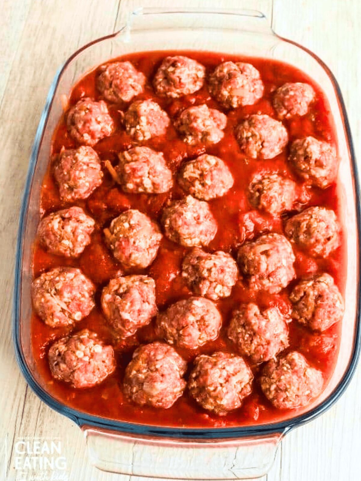 Baked Meatballs in Tomato Sauce {Clean Eating }